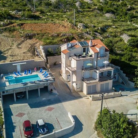 Apartments Pusic Omis Exterior photo