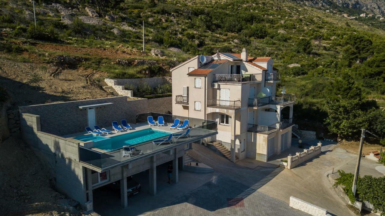 Apartments Pusic Omis Exterior photo