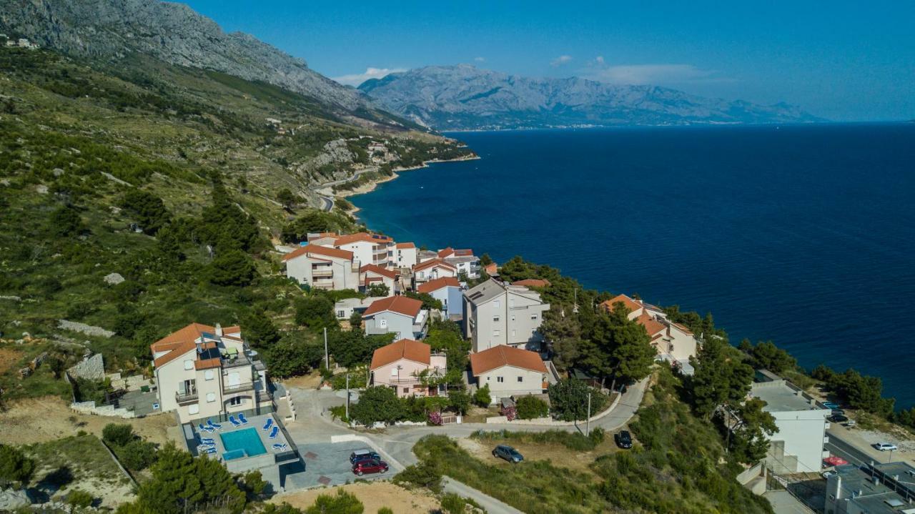 Apartments Pusic Omis Exterior photo
